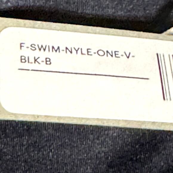 Everlane Swimsuit Women’s XL NWT Renew V-Neck One Piece Resort Wear Black - Picture 9 of 9